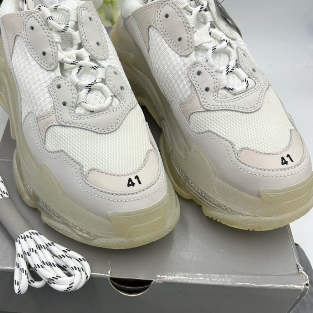 Women's Balenciaga triple S Sneakers w clear sole . Size 41 - Picture 2 of 8